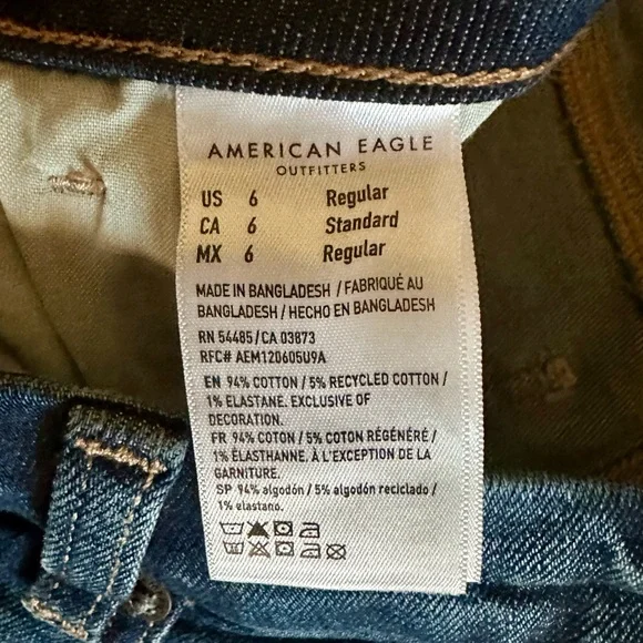 American Eagle Stretch Curvy Mom Jeans size 6 - Picture 4 of 5